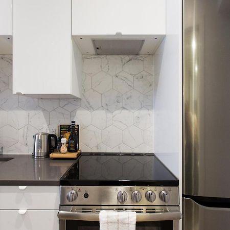 Romantic Studio In The Heart Of Little Italy By Den Stays Montréal Kültér fotó
