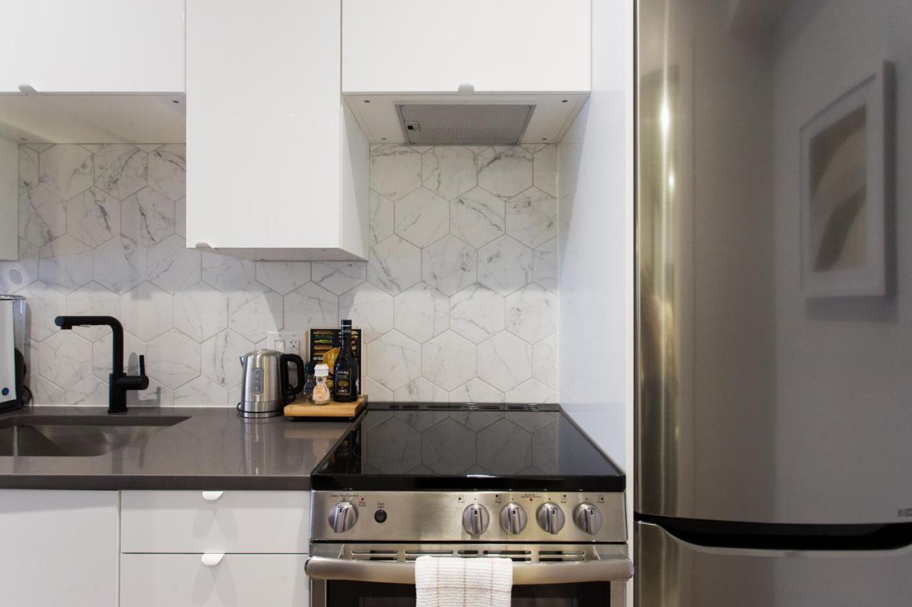 Romantic Studio In The Heart Of Little Italy By Den Stays Montréal Kültér fotó