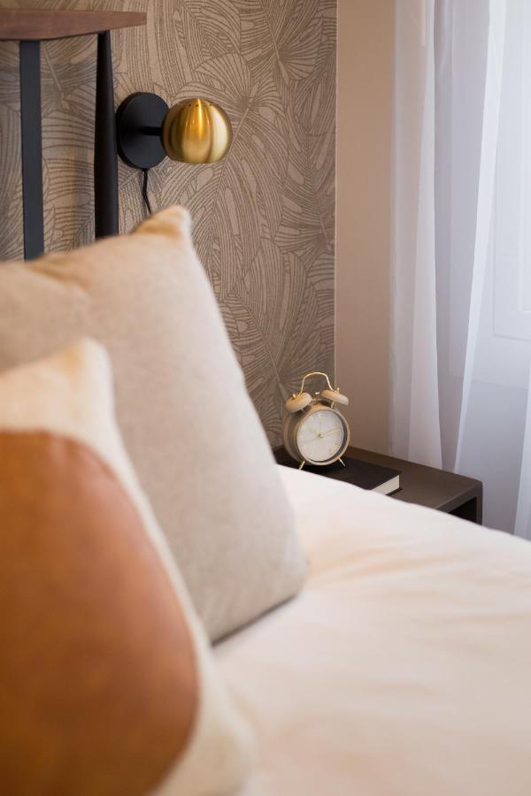 Romantic Studio In The Heart Of Little Italy By Den Stays Montréal Kültér fotó